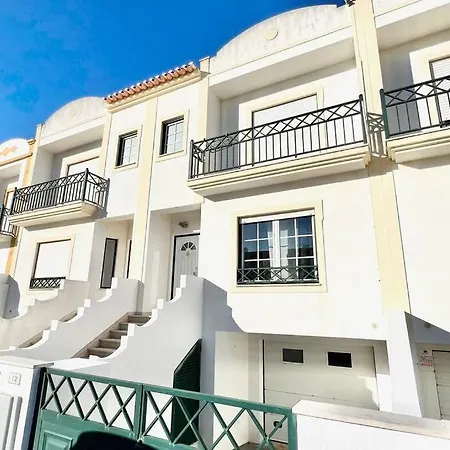 New! - The Surfer Pilot - Baleal 8pax فيلة